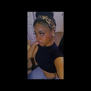 Meet your Posher, Eniya